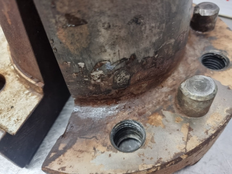 Ford Tw15, Tw10, Tw20, Wheel Wedges Pair Welded D6nn1n035a, D9nn1n036aa - Platišče za Traktor: slika 4 Ford Tw15, Tw10, Tw20, Wheel Wedges Pair Welded D6nn1n035a, D9nn1n036aa - Platišče za Traktor: slika 4