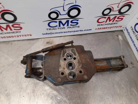 Ford Tw20, Tw10, 8700, 9700 Hydraulic Auxiliary Spool Valve D8nnb950ba - Hidravlika: slika 5 Ford Tw20, Tw10, 8700, 9700 Hydraulic Auxiliary Spool Valve D8nnb950ba - Hidravlika: slika 5