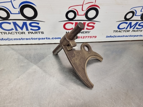 Ford Tw5, Tw15, Tw20, Tw25, Tw30, 8530 Transmission Selector Fork D8nn7n362aa - Transmission: slika 2 Ford Tw5, Tw15, Tw20, Tw25, Tw30, 8530 Transmission Selector Fork D8nn7n362aa - Transmission: slika 2