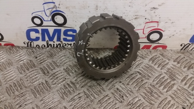 Ford Tw5 - Tw35, 8530 - 8730, Tw, 30 Series Coupling Sliding Gear E2nn7106ba - Transmission: slika 1 Ford Tw5 - Tw35, 8530 - 8730, Tw, 30 Series Coupling Sliding Gear E2nn7106ba - Transmission: slika 1