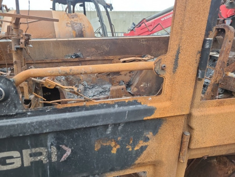 Jcb 542-70 Ag Cab Door Frame Upper 402/s2934 - Vrata in deli: slika 3 Jcb 542-70 Ag Cab Door Frame Upper 402/s2934 - Vrata in deli: slika 3