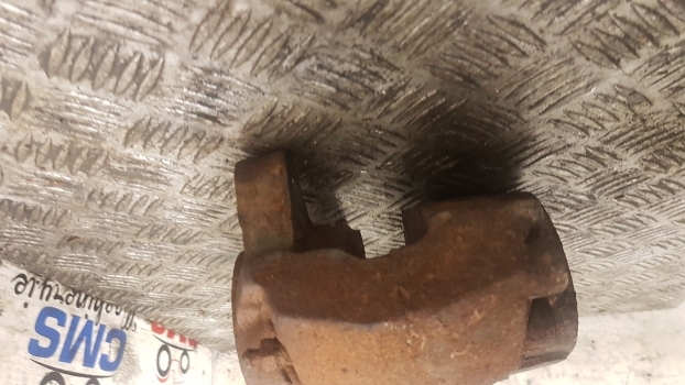Jcb Fastrac 185-65 Front Axle Brake Calliper 15/920062, 15/920366, 477/58500 - Zavorna čeljust za Traktor: slika 2 Jcb Fastrac 185-65 Front Axle Brake Calliper 15/920062, 15/920366, 477/58500 - Zavorna čeljust za Traktor: slika 2