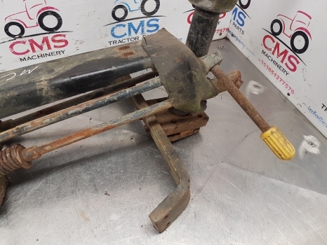 John Deere 3040, 2040, 1840, 1640, 2140 Steering Wheel And Column Assy Al27982 - Krmarjenje za Traktor: slika 4 John Deere 3040, 2040, 1840, 1640, 2140 Steering Wheel And Column Assy Al27982 - Krmarjenje za Traktor: slika 4