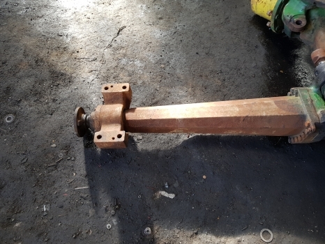 John Deere 6210r Front Axle Suspension Bracket L204767, L206438, L213495 - Vzmetenje za Traktor: slika 1 John Deere 6210r Front Axle Suspension Bracket L204767, L206438, L213495 - Vzmetenje za Traktor: slika 1