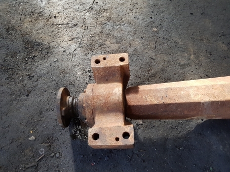 John Deere 6210r Front Axle Suspension Bracket L204767, L206438, L213495 - Vzmetenje za Traktor: slika 2 John Deere 6210r Front Axle Suspension Bracket L204767, L206438, L213495 - Vzmetenje za Traktor: slika 2