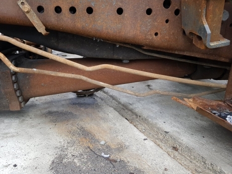 John Deere 6215r, 6135m, 6140m Front Axle Suspension Bracket L219557, L219555 - Vzmetenje za Traktor: slika 1 John Deere 6215r, 6135m, 6140m Front Axle Suspension Bracket L219557, L219555 - Vzmetenje za Traktor: slika 1