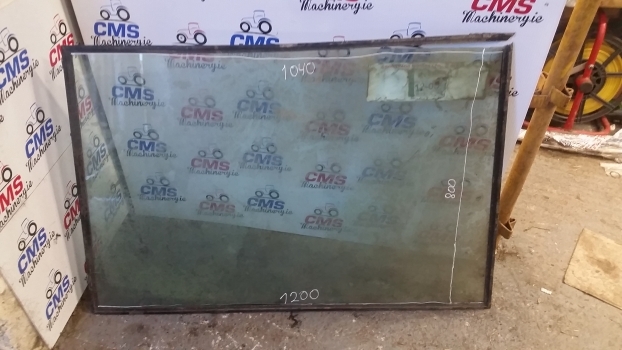 John Deere Windscreen, Framed Al25755 Al27351 See Dimensions - Vetrobransko steklo za Traktor: slika 1 John Deere Windscreen, Framed Al25755 Al27351 See Dimensions - Vetrobransko steklo za Traktor: slika 1