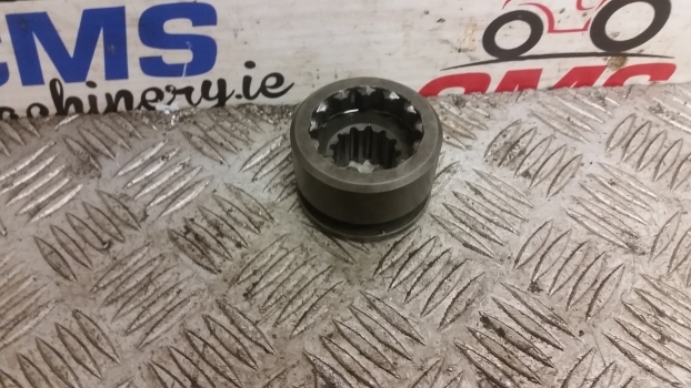 Transmission za Traktor Landini Mythos Series Mythos 115 Pto Shaft Gear Sleeve 3650661m1: slika 1