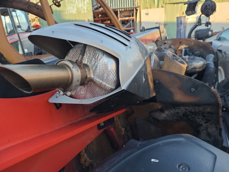 Manitou Mlt 630-115 Exhaust Box Silencer - Izpušni sistem: slika 2 Manitou Mlt 630-115 Exhaust Box Silencer - Izpušni sistem: slika 2