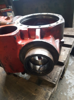 Sprednja os Manitou Mt 728.4 Front Axle Centre Housing Y518231, 739.01.017.02: slika 9