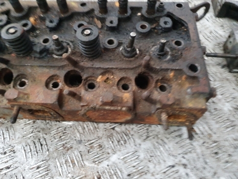 Massey Ferguson 133, 135, 140, 145, 148, 150, Ad3.152 Cylinder Head 86550 - Glava motorja za Traktor: slika 3 Massey Ferguson 133, 135, 140, 145, 148, 150, Ad3.152 Cylinder Head 86550 - Glava motorja za Traktor: slika 3