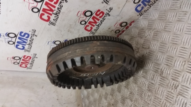 Massey Ferguson 135 Engine Flywheel Assembly 11 Inches Clutch Disc - Vztrajnik za Traktor: slika 4 Massey Ferguson 135 Engine Flywheel Assembly 11 Inches Clutch Disc - Vztrajnik za Traktor: slika 4