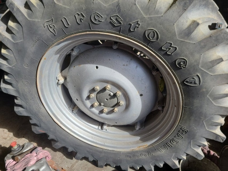 Massey Ferguson 265, 275, 290 Rear Wheel And Tyre 16.9r34 - Kompletno kolo: slika 5 Massey Ferguson 265, 275, 290 Rear Wheel And Tyre 16.9r34 - Kompletno kolo: slika 5