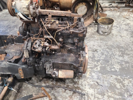 Massey Ferguson 4255 Complete Engine For Parts 1726/2200, U962515p, Hh31317 1726/2200, U962515p, Hh31317 - Motor za Kmetijski stroj: slika 1 Massey Ferguson 4255 Complete Engine For Parts 1726/2200, U962515p, Hh31317 1726/2200, U962515p, Hh31317 - Motor za Kmetijski stroj: slika 1