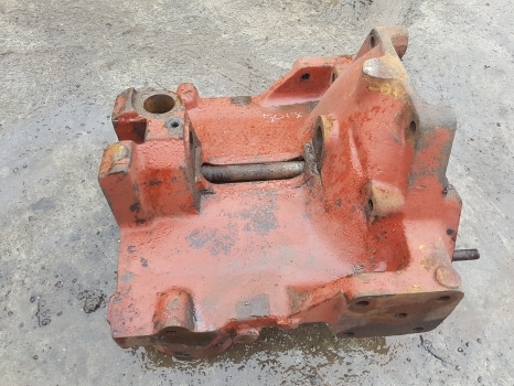 Massey Ferguson 50b, 100, 200, 300, 500 Series Front Axle Casting 1684290m1 - Pesto za Bager nakladalec: slika 4 Massey Ferguson 50b, 100, 200, 300, 500 Series Front Axle Casting 1684290m1 - Pesto za Bager nakladalec: slika 4