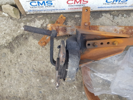 Massey Ferguson 5445, 5455 Front Mudguard Bracket Kit 3784943m92, 3784944m92 - Blatnik: slika 5 Massey Ferguson 5445, 5455 Front Mudguard Bracket Kit 3784943m92, 3784944m92 - Blatnik: slika 5