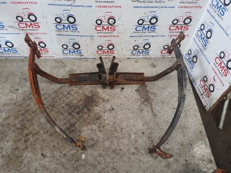 Massey Ferguson 5450, 5420 Front Axle Mudguard Fender Frame Pair 4353084m91 - Blatnik za Traktor: slika 1 Massey Ferguson 5450, 5420 Front Axle Mudguard Fender Frame Pair 4353084m91 - Blatnik za Traktor: slika 1