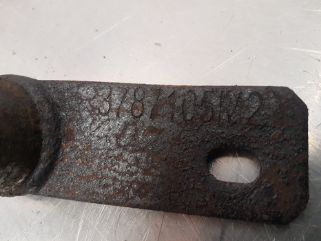 Massey Ferguson 5612, 5400, 5600, 6400, Rear Mudguard Support Lhs 3787105m2 - Blatnik: slika 5 Massey Ferguson 5612, 5400, 5600, 6400, Rear Mudguard Support Lhs 3787105m2 - Blatnik: slika 5