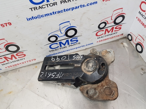 Massey Ferguson 5612, 5712, 5450 Mudguard Hub Bracket Assy Rhs 3909419m91 - Blatnik: slika 2 Massey Ferguson 5612, 5712, 5450 Mudguard Hub Bracket Assy Rhs 3909419m91 - Blatnik: slika 2