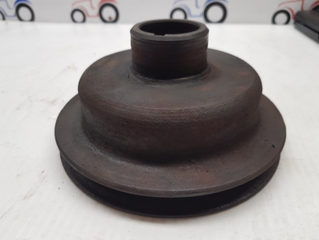 Massey Ferguson 65 Mk1 Engine Crankshaft Pulley 0670319, 31143721, 1641063m1 - Motor in deli: slika 5 Massey Ferguson 65 Mk1 Engine Crankshaft Pulley 0670319, 31143721, 1641063m1 - Motor in deli: slika 5
