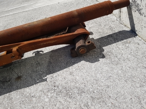 Massey Ferguson 7719s Front Axle Suspension Bracket Assy 4391065m91, 4391065m91 - Vzmetenje za Traktor: slika 4 Massey Ferguson 7719s Front Axle Suspension Bracket Assy 4391065m91, 4391065m91 - Vzmetenje za Traktor: slika 4