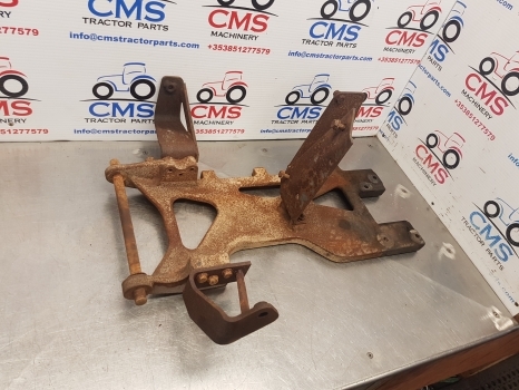 Mccormick Mc115, Mc95, Mc105 Bonnet, Hood Support 358001a1, 706569a2, 704107a2 - Pokrov motorja za Traktor: slika 3 Mccormick Mc115, Mc95, Mc105 Bonnet, Hood Support 358001a1, 706569a2, 704107a2 - Pokrov motorja za Traktor: slika 3