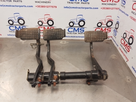 New Holland Brake, Clutch Pedal Kit 87547108, 87547109, 87566904 - Pedal za Traktor: slika 1 New Holland Brake, Clutch Pedal Kit 87547108, 87547109, 87566904 - Pedal za Traktor: slika 1