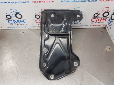 New Holland Case T5.95, T5.75, Case Farmall Series Muffler Bracket Lhs 84529547 - Dušilec za Traktor: slika 1 New Holland Case T5.95, T5.75, Case Farmall Series Muffler Bracket Lhs 84529547 - Dušilec za Traktor: slika 1