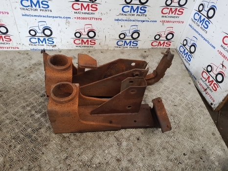 New Holland Case T7, Puma T7.225 Cab Suspension Bracket Support Lhs Rhs 84353071 - Vzmetenje kabine za Traktor: slika 1 New Holland Case T7, Puma T7.225 Cab Suspension Bracket Support Lhs Rhs 84353071 - Vzmetenje kabine za Traktor: slika 1
