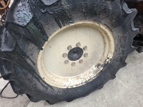New Holland T4.90v, T4.100v, T4.80v, T4.110v Rear Wheel Rim 320/85r24 - Platišče za Kmetijski stroj: slika 1 New Holland T4.90v, T4.100v, T4.80v, T4.110v Rear Wheel Rim 320/85r24 - Platišče za Kmetijski stroj: slika 1