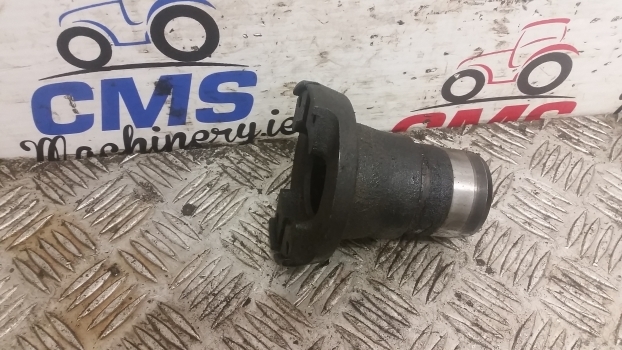 New Holland T5.100, T5.110, T5.120 4wd Propeller Shaft Hub 47669813 - Kardanska gred za Traktor: slika 1 New Holland T5.100, T5.110, T5.120 4wd Propeller Shaft Hub 47669813 - Kardanska gred za Traktor: slika 1