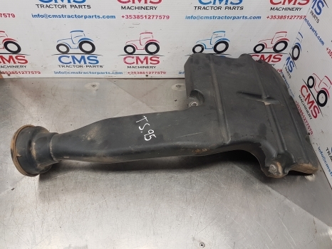 New Holland T5.95, T5.95, Luxxum 110 Engine Air Cleaner Duct 47496202 - Sistem za dovod zraka za Traktor: slika 1 New Holland T5.95, T5.95, Luxxum 110 Engine Air Cleaner Duct 47496202 - Sistem za dovod zraka za Traktor: slika 1