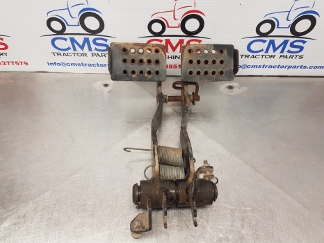 New Holland T5.95, T5, Case Farmall, Maxxum Brake Pedal Assy 84467902, 84467901 - Pedal za Kmetijski stroj: slika 2 New Holland T5.95, T5, Case Farmall, Maxxum Brake Pedal Assy 84467902, 84467901 - Pedal za Kmetijski stroj: slika 2