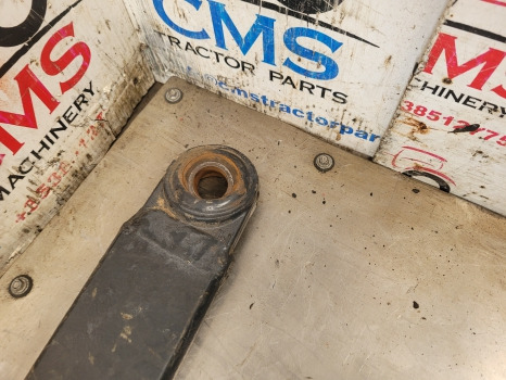 New Holland T6010 Delta, T6020, T6030, Ts100a, Ts115a Lift Arm Lhs Mdc 5192281 - Vzmetenje: slika 4 New Holland T6010 Delta, T6020, T6030, Ts100a, Ts115a Lift Arm Lhs Mdc 5192281 - Vzmetenje: slika 4