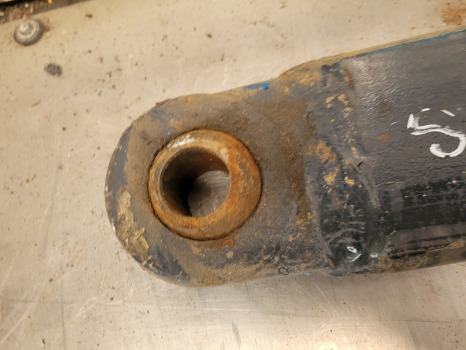 New Holland T6010, T6020, T6050, Ts100a Delta Lift Arm Rhs Mdc 5192283 - Vzmetenje: slika 2 New Holland T6010, T6020, T6050, Ts100a Delta Lift Arm Rhs Mdc 5192283 - Vzmetenje: slika 2