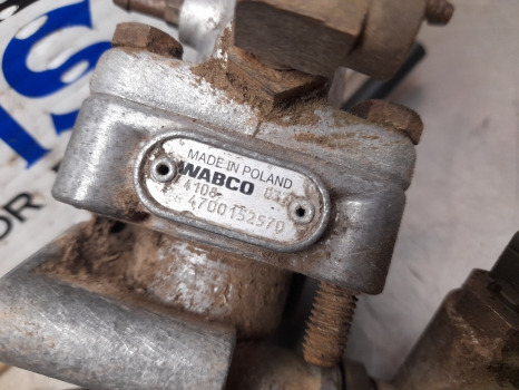 New Holland T7 Case Puma Ser T7030 Air Trailer Brake Valve 4700152570, 82030571 - Zavorni ventil za Kmetijski stroj: slika 3 New Holland T7 Case Puma Ser T7030 Air Trailer Brake Valve 4700152570, 82030571 - Zavorni ventil za Kmetijski stroj: slika 3