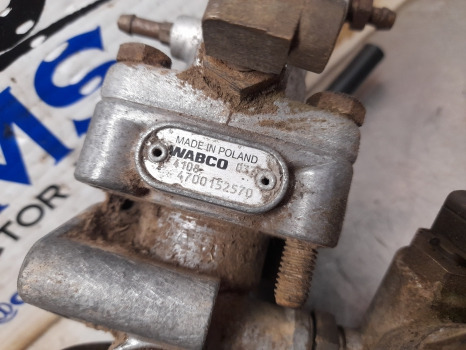 New Holland T7 Case Puma Ser T7030 Air Trailer Brake Valve 4700152570, 82030571 - Zavorni ventil za Kmetijski stroj: slika 4 New Holland T7 Case Puma Ser T7030 Air Trailer Brake Valve 4700152570, 82030571 - Zavorni ventil za Kmetijski stroj: slika 4