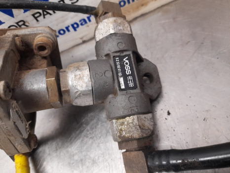 New Holland T7030 Air Trailer Brake Valve, Check Valve 82033387, 9735000000, - Zavorni ventil za Kmetijski stroj: slika 3 New Holland T7030 Air Trailer Brake Valve, Check Valve 82033387, 9735000000, - Zavorni ventil za Kmetijski stroj: slika 3