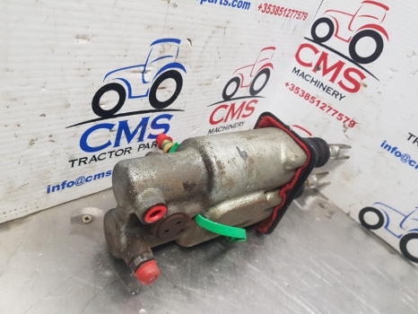 New Holland T7040, T7.260 Brake Master Cylinder 87315873, 87754484, 47777898 - Zavorni cilinder za Kmetijski stroj: slika 5 New Holland T7040, T7.260 Brake Master Cylinder 87315873, 87754484, 47777898 - Zavorni cilinder za Kmetijski stroj: slika 5