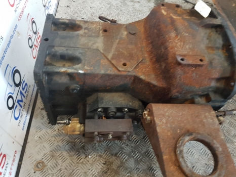New Holland Td4f, Td5, Tdf, Td5.105 Transmission Gearbox Nut 84286475, 84286478 - Menjalnik: slika 5 New Holland Td4f, Td5, Tdf, Td5.105 Transmission Gearbox Nut 84286475, 84286478 - Menjalnik: slika 5