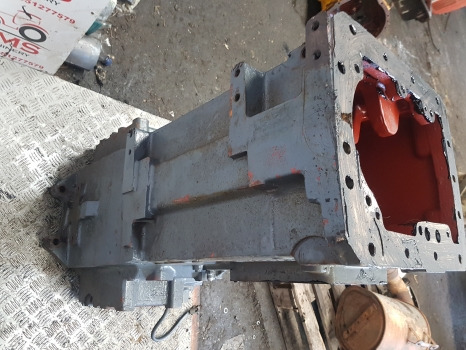 New Holland Tm, 60 Transmission Housing 5164693, 5181429, 5183646, 47125543 - Menjalnik: slika 5 New Holland Tm, 60 Transmission Housing 5164693, 5181429, 5183646, 47125543 - Menjalnik: slika 5