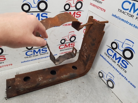 New Holland Tm120, Tm140, Tm150, Tm155 Fuel Tank Bracket Lhs 82018358, 82020908 - Rezervoar za gorivo: slika 4 New Holland Tm120, Tm140, Tm150, Tm155 Fuel Tank Bracket Lhs 82018358, 82020908 - Rezervoar za gorivo: slika 4