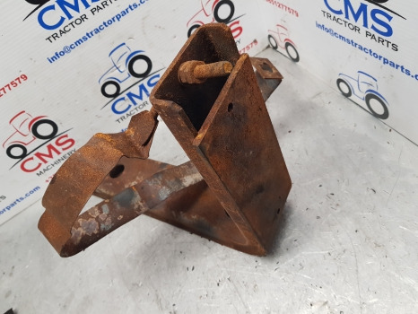 New Holland Tm120, Tm140, Tm150, Tm155 Fuel Tank Bracket Lhs 82018358, 82020908 - Rezervoar za gorivo: slika 5 New Holland Tm120, Tm140, Tm150, Tm155 Fuel Tank Bracket Lhs 82018358, 82020908 - Rezervoar za gorivo: slika 5
