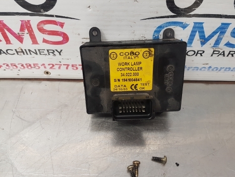 New Holland Ts115a Case Mxu100, 110 Worklamp Ecu 82022885, 47571856 - ECU za Traktor: slika 3 New Holland Ts115a Case Mxu100, 110 Worklamp Ecu 82022885, 47571856 - ECU za Traktor: slika 3