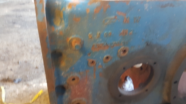 Transmission za Traktor Old Stock Old Stock Transmission Backend Housing E2nn4024ce: slika 8
