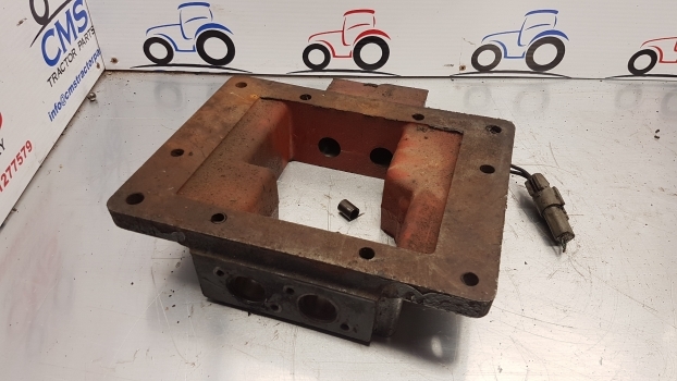 Transmission za Traktor Old Stock Old Stock Transmission Control Cover F2nn7222aa: slika 8