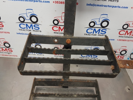 T5000, Tl, Tla, Case Jxu Series, Foot Step Assy Rhs 5184803, 82007963, 82007964 - Vstopni prag za Kmetijski stroj: slika 5 T5000, Tl, Tla, Case Jxu Series, Foot Step Assy Rhs 5184803, 82007963, 82007964 - Vstopni prag za Kmetijski stroj: slika 5