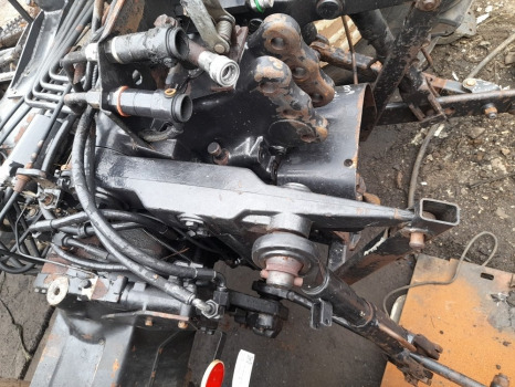 Valtra 6400, 6100, 6200, 6300 Crossshaft Arm Lhs V33333500, Tb0562 - Vzmetenje: slika 1 Valtra 6400, 6100, 6200, 6300 Crossshaft Arm Lhs V33333500, Tb0562 - Vzmetenje: slika 1