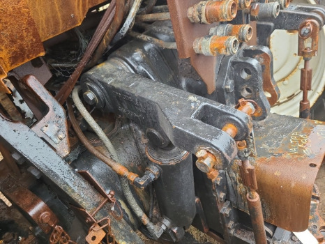 Valtra S230, S240, S260, S280 Crossshaft Arm Lhs Tbo 308, V34003700 - Vzmetenje: slika 1 Valtra S230, S240, S260, S280 Crossshaft Arm Lhs Tbo 308, V34003700 - Vzmetenje: slika 1