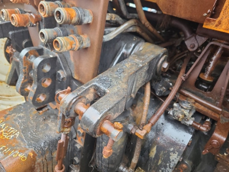 Valtra S230, S240, S260, S280 Crossshaft Arm Rhs Tbo 307, V34003800 - Vzmetenje: slika 1 Valtra S230, S240, S260, S280 Crossshaft Arm Rhs Tbo 307, V34003800 - Vzmetenje: slika 1